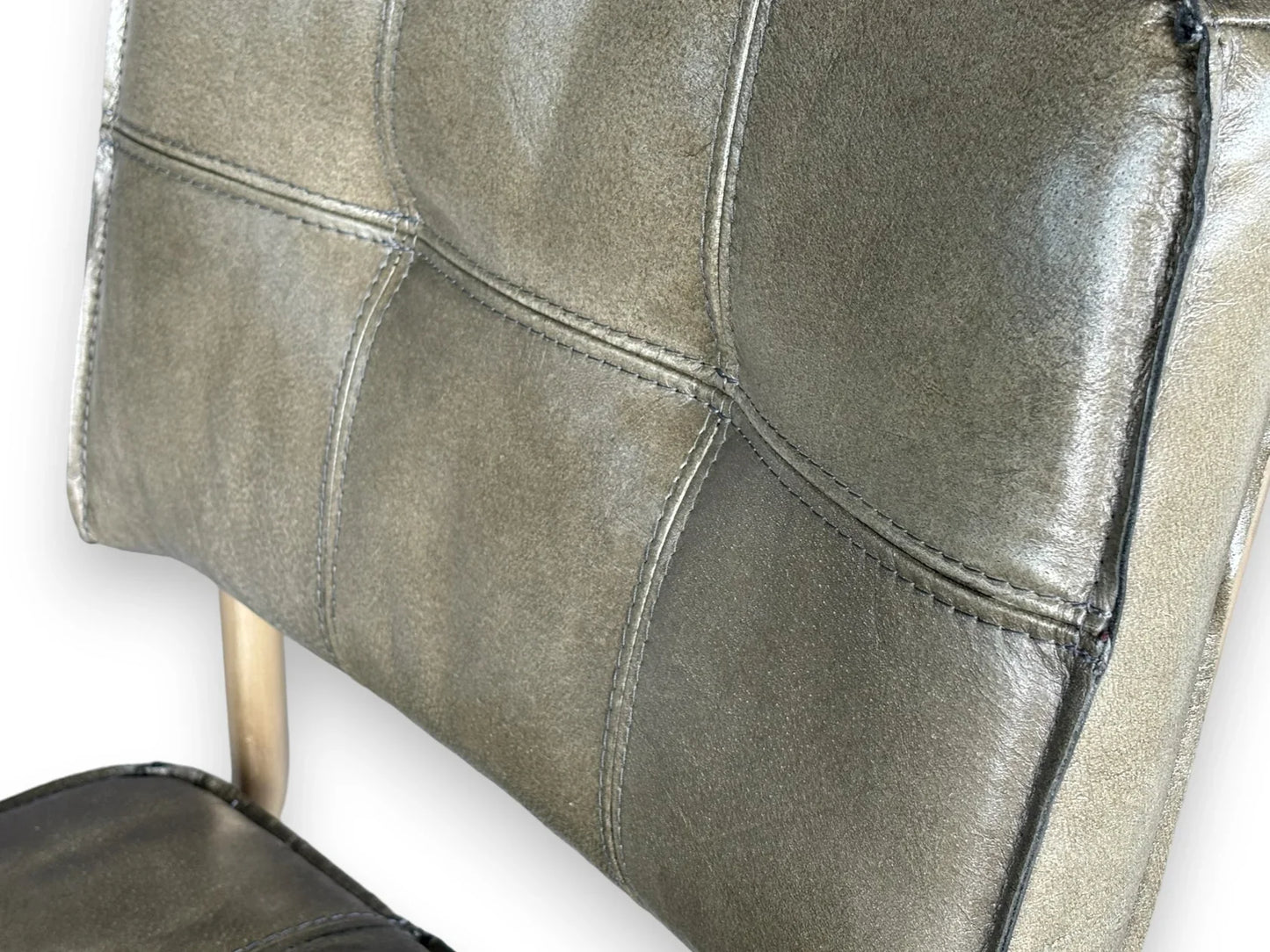 Scaun Carlos round tube – disponibil pe stoc