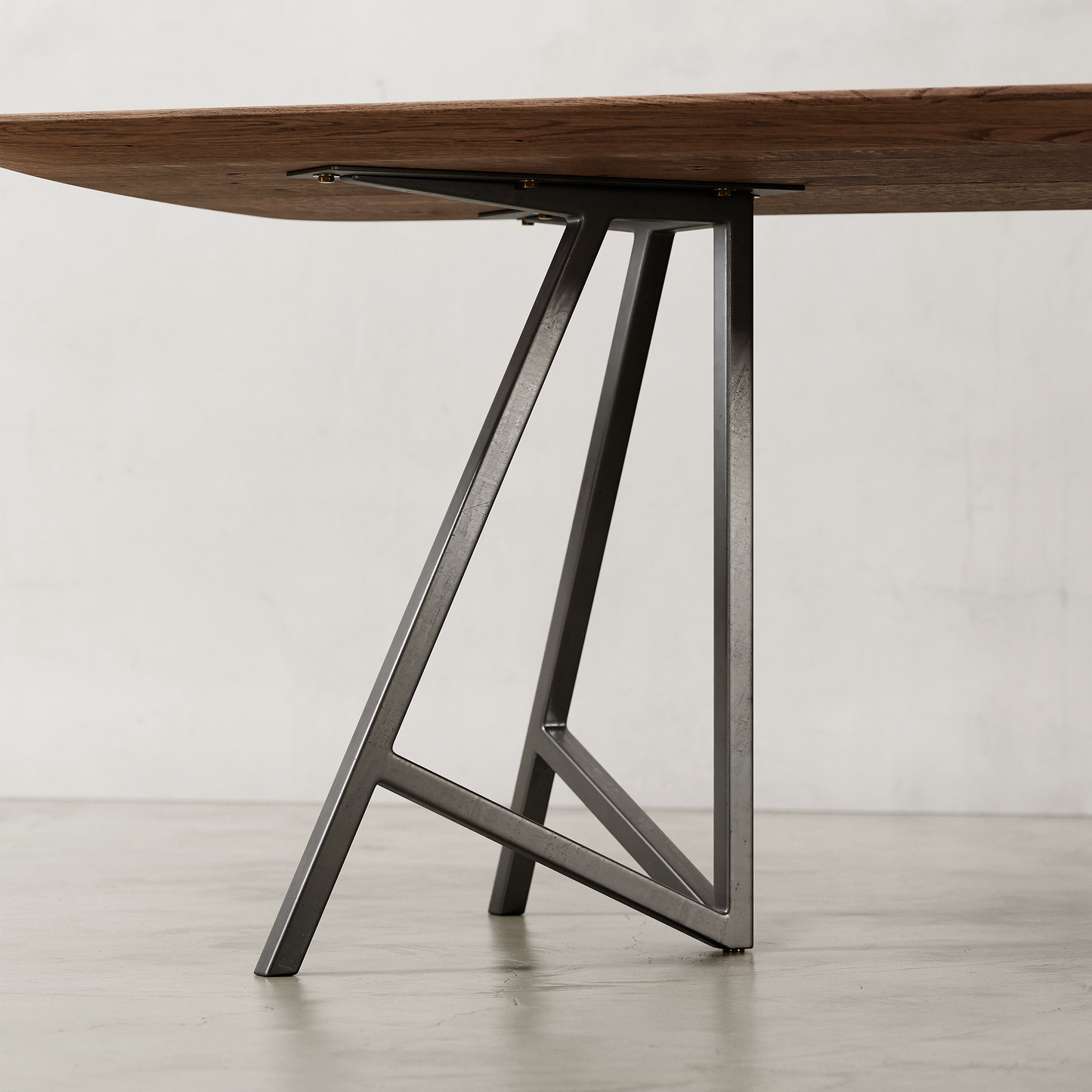 Semi-oval oak table • RIMI model